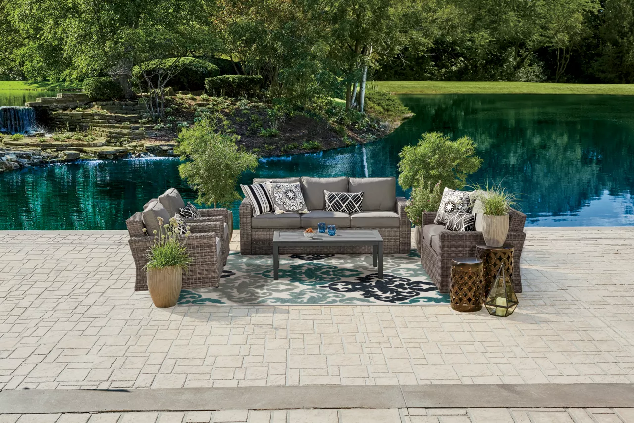 Broyhill Eastlake Teal & Gray Damask Outdoor Area Rug 6 Broyhill Eastlake Teal & Gray Damask Outdoor Area Rug - Image 4