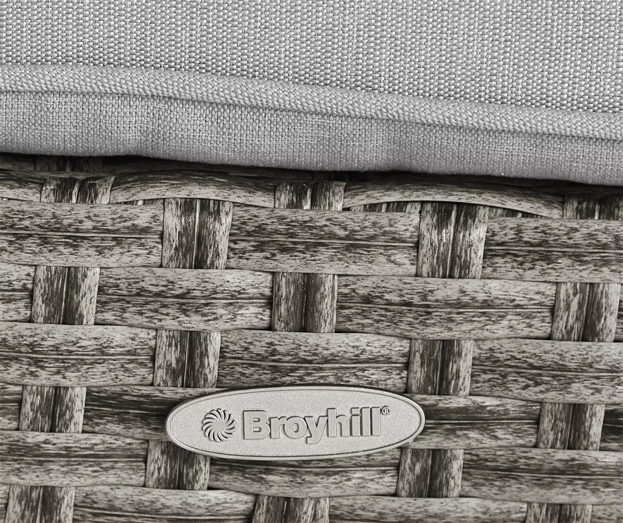 Broyhill Eagle Brooke All-Weather Wicker Cushioned Chaise Lounger 10 Broyhill Eagle Brooke All-Weather Wicker Cushioned Chaise Lounger - Image 8