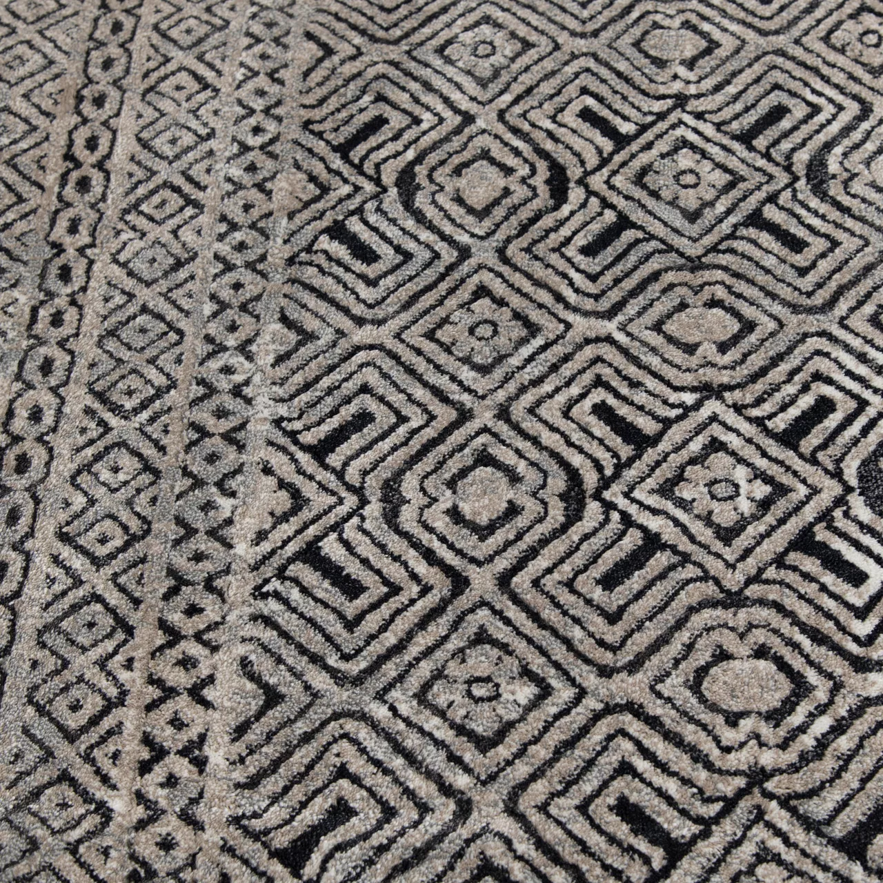 Colin Dark Blue & Whitecap Geometric Area Rug, (5' X 7') 8 Colin Dark Blue & Whitecap Geometric Area Rug, (5' X 7') - Image 6