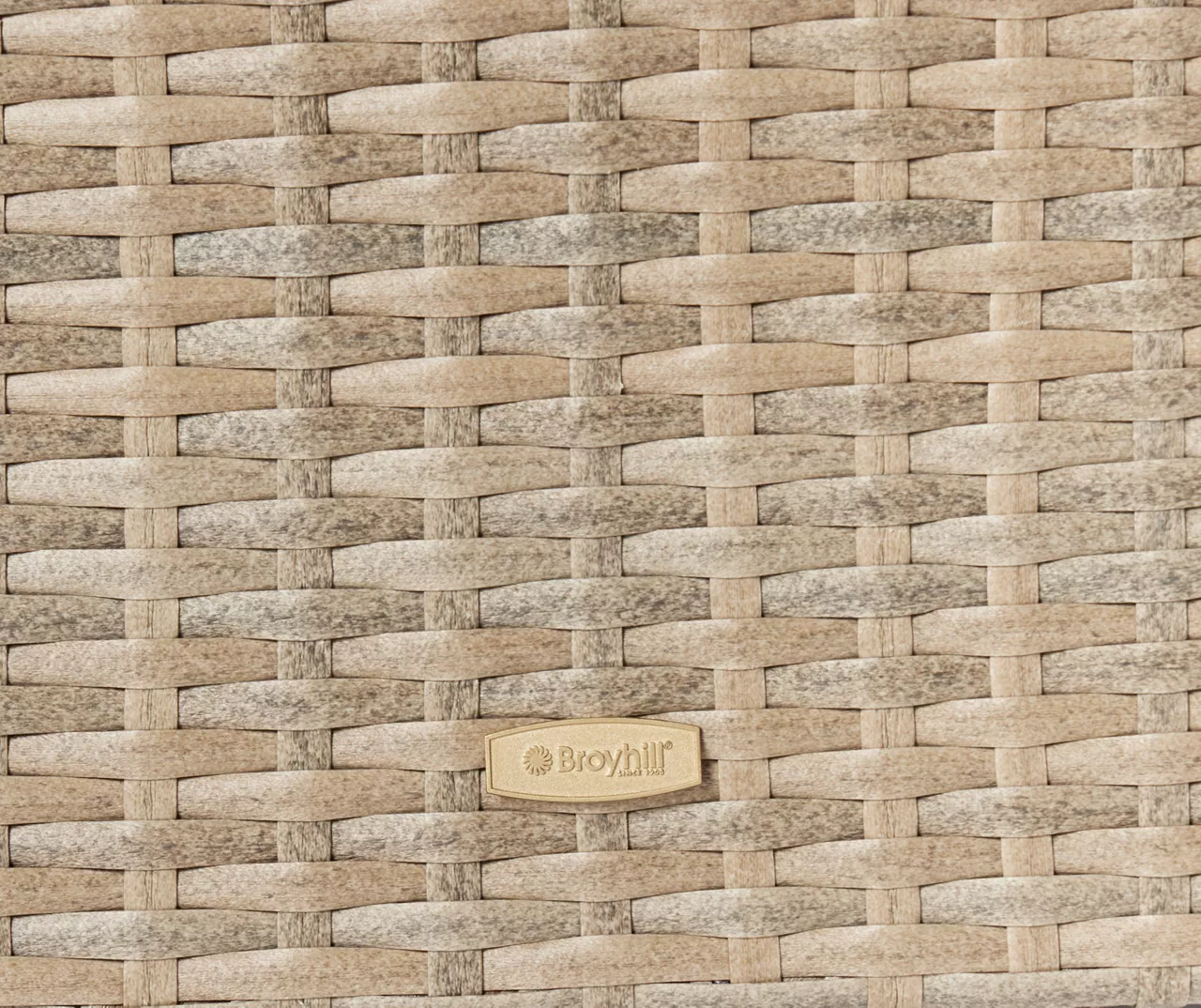 Broyhill Yorktown All-Weather Wicker Cushioned Patio Armchair 8 Broyhill Yorktown All-Weather Wicker Cushioned Patio Armchair - Image 6